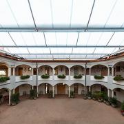 ArchitektInnen / KünstlerInnen: Architekten Tillner & Willinger<br>Projekt: Weinschloss Thaller Membranüberdachung<br>Format: digital<br>Lieferformat: Digital<br>Bestell-Nummer: 220711-02<br>