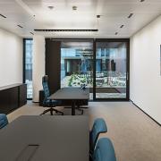ArchitektInnen / KünstlerInnen: königlarch architekten<br>Projekt: Heimbau Eisenhof Offices<br>Format: digital<br>Lieferformat: Digital<br>Bestell-Nummer: 230125-09<br>