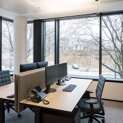 ArchitektInnen / KünstlerInnen: königlarch architekten<br>Projekt: Heimbau Eisenhof Offices<br>Format: digital<br>Lieferformat: Digital<br>Bestell-Nummer: 230125-22<br>