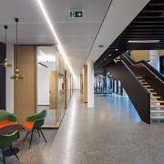 ArchitektInnen / KünstlerInnen: königlarch architekten<br>Projekt: Heimbau Eisenhof Offices<br>Format: digital<br>Lieferformat: Digital<br>Bestell-Nummer: 230125-26<br>