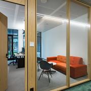 ArchitektInnen / KünstlerInnen: königlarch architekten<br>Projekt: Heimbau Eisenhof Offices<br>Format: digital<br>Lieferformat: Digital<br>Bestell-Nummer: 230125-31<br>