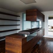 ArchitektInnen / KünstlerInnen: t-hoch-n Ziviltechniker GmbH<br>Projekt: Penthouse am Wörthersee<br>Aufnahmedatum: 09/03<br>Format: 6x9cm C-Dia<br>Lieferformat: Dia-Duplikat, Scan 300 dpi<br>Bestell-Nummer: 030924-11<br>