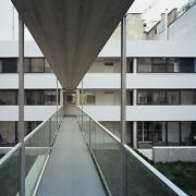 ArchitektInnen / KünstlerInnen: Walter Stelzhammer<br>Projekt: Wohnhausanlage Kreuzgasse<br>Aufnahmedatum: 05/99<br>Format: 6x9cm C-Dia<br>Lieferformat: Dia-Duplikat, Scan 300 dpi<br>Bestell-Nummer: 990504-06<br>
