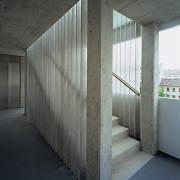 ArchitektInnen / KünstlerInnen: Walter Stelzhammer<br>Projekt: Wohnhausanlage Kreuzgasse<br>Aufnahmedatum: 05/99<br>Format: 6x9cm C-Dia<br>Lieferformat: Dia-Duplikat, Scan 300 dpi<br>Bestell-Nummer: 990504-12<br>