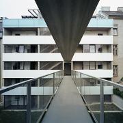 ArchitektInnen / KünstlerInnen: Walter Stelzhammer<br>Projekt: Wohnhausanlage Kreuzgasse<br>Aufnahmedatum: 05/99<br>Format: 6x9cm C-Dia<br>Lieferformat: Dia-Duplikat, Scan 300 dpi<br>Bestell-Nummer: 990504-01<br>
