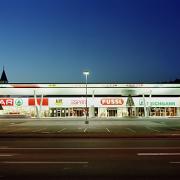 ArchitektInnen / KünstlerInnen: BEHF Architects Ebner Hasenauer Ferenczy ZT GmbH<br>Projekt: Fachmarktzentrum Völkermarkt<br>Aufnahmedatum: 09/03<br>Format: 6x9cm C-Neg<br>Lieferformat: C-Print, Scan 300 dpi<br>Bestell-Nummer: 030918-03<br>