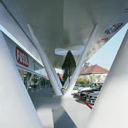 ArchitektInnen / KünstlerInnen: BEHF Architects Ebner Hasenauer Ferenczy ZT GmbH<br>Projekt: Fachmarktzentrum Völkermarkt<br>Aufnahmedatum: 09/03<br>Format: 6x9cm C-Neg<br>Lieferformat: C-Print, Scan 300 dpi<br>Bestell-Nummer: 030918-12<br>
