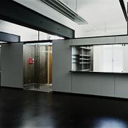ArchitektInnen / KünstlerInnen: Anja Fischer, Ernst Beneder<br>Projekt: Heimatmuseum Waidhofen an der Ybbs<br>Aufnahmedatum: 04/98<br>Format: 6x12cm C-Neg<br>Lieferformat: C-Print, Scan 300 dpi<br>Bestell-Nummer: 980401-03<br>