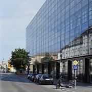 ArchitektInnen / KünstlerInnen: HNP architects ZT GmbH<br>Projekt: Office Park Euro Plaza<br>Aufnahmedatum: 07/03<br>Format: 4x5'' C-Dia<br>Lieferformat: Dia-Duplikat, Scan 300 dpi<br>Bestell-Nummer: 030717-13<br>