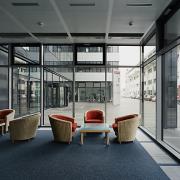 ArchitektInnen / KünstlerInnen: HNP architects ZT GmbH<br>Projekt: Office Park Euro Plaza<br>Aufnahmedatum: 07/03<br>Format: 4x5'' C-Dia<br>Lieferformat: Dia-Duplikat, Scan 300 dpi<br>Bestell-Nummer: 030717-19<br>