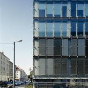 ArchitektInnen / KünstlerInnen: HNP architects ZT GmbH<br>Projekt: Techno Zentrum BAWAG / PSK<br>Aufnahmedatum: 07/03<br>Format: 4x5'' C-Dia<br>Lieferformat: Dia-Duplikat, Scan 300 dpi<br>Bestell-Nummer: 030710-11<br>