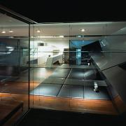 ArchitektInnen / KünstlerInnen: DMAA Delugan Meissl Associated Architects<br>Projekt: Ray 1<br>Aufnahmedatum: 04/03<br>Format: 6x9cm C-Dia<br>Lieferformat: Dia-Duplikat, Scan 300 dpi<br>Bestell-Nummer: 030403-39<br>