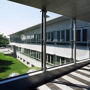 ArchitektInnen / KünstlerInnen: Johannes Zieser<br>Projekt: Polytechnikum<br>Aufnahmedatum: 06/03<br>Format: 6x9cm C-Dia<br>Lieferformat: Dia-Duplikat, Scan 300 dpi<br>Bestell-Nummer: 030603-12<br>