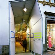 ArchitektInnen / KünstlerInnen: Eichinger oder Knechtl<br>Projekt: Shop Kulturhauptstadt Graz<br>Aufnahmedatum: 03/03<br>Format: 6x9cm C-Neg<br>Lieferformat: C-Print, Scan 300 dpi<br>Bestell-Nummer: 030324-03<br>