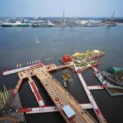 ArchitektInnen / KünstlerInnen: Johannes Kraus<br>Projekt: IGA Rostock 2003<br>Aufnahmedatum: 03/03<br>Format: 6x7cm C-Dia<br>Lieferformat: Dia-Duplikat<br>Bestell-Nummer: 030425-01<br>