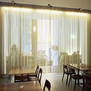 ArchitektInnen / KünstlerInnen: Eichinger oder Knechtl<br>Projekt: MuseumsQuartier Wien - Café Halle<br>Aufnahmedatum: 04/03<br>Format: 6x9cm C-Neg<br>Lieferformat: C-Print<br>Bestell-Nummer: 030408-08<br>
