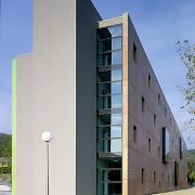 ArchitektInnen / KünstlerInnen: Stefan K. Hübner<br>Projekt: Bundesrealgymnasium<br>Aufnahmedatum: 10/02<br>Format: 6x9cm C-Dia<br>Lieferformat: Dia-Duplikat<br>Bestell-Nummer: 021007-15<br>