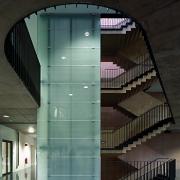 ArchitektInnen / KünstlerInnen: Stefan K. Hübner<br>Projekt: Bundesrealgymnasium<br>Aufnahmedatum: 10/02<br>Format: 6x9cm C-Dia<br>Lieferformat: Dia-Duplikat<br>Bestell-Nummer: 021007-18<br>