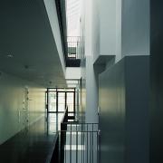 ArchitektInnen / KünstlerInnen: Stefan K. Hübner<br>Projekt: Bundesrealgymnasium<br>Aufnahmedatum: 10/02<br>Format: 6x9cm C-Dia<br>Lieferformat: Dia-Duplikat<br>Bestell-Nummer: 021007-21<br>