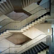 ArchitektInnen / KünstlerInnen: Stefan K. Hübner<br>Projekt: Bundesrealgymnasium<br>Aufnahmedatum: 10/02<br>Format: 6x9cm C-Dia<br>Lieferformat: Dia-Duplikat<br>Bestell-Nummer: 021007-23<br>