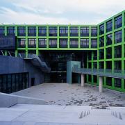 ArchitektInnen / KünstlerInnen: Stefan K. Hübner<br>Projekt: Bundesrealgymnasium<br>Aufnahmedatum: 10/02<br>Format: 6x9cm C-Dia<br>Lieferformat: Dia-Duplikat<br>Bestell-Nummer: 021007-03<br>