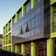 ArchitektInnen / KünstlerInnen: Stefan K. Hübner<br>Projekt: Bundesrealgymnasium<br>Aufnahmedatum: 10/02<br>Format: 6x9cm C-Dia<br>Lieferformat: Dia-Duplikat<br>Bestell-Nummer: 021007-05<br>