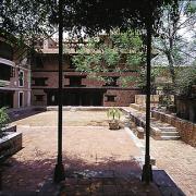 ArchitektInnen / KünstlerInnen: Götz Hagmüller<br>Projekt: Patan-Museum<br>Aufnahmedatum: 04/97<br>Format: 6x9cm C-Dia<br>Lieferformat: Dia-Duplikat, 500px<br>Bestell-Nummer: 970400-77<br>