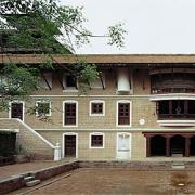 ArchitektInnen / KünstlerInnen: Götz Hagmüller<br>Projekt: Patan-Museum<br>Aufnahmedatum: 04/97<br>Format: 6x12cm C-Dia<br>Lieferformat: Dia-Duplikat, 500px<br>Bestell-Nummer: 970400-55<br>