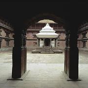 ArchitektInnen / KünstlerInnen: Götz Hagmüller<br>Projekt: Patan-Museum<br>Aufnahmedatum: 04/97<br>Format: 6x9cm C-Dia<br>Lieferformat: Dia-Duplikat, 500px<br>Bestell-Nummer: 970400-29<br>