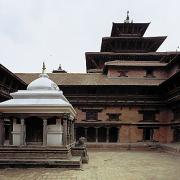 ArchitektInnen / KünstlerInnen: Götz Hagmüller<br>Projekt: Patan-Museum<br>Aufnahmedatum: 04/97<br>Format: 6x9cm C-Dia<br>Lieferformat: Dia-Duplikat, 500px<br>Bestell-Nummer: 970400-45<br>