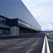 ArchitektInnen / KünstlerInnen: Andreas Treusch<br>Projekt: Logistikcenter Linz<br>Aufnahmedatum: 09/02<br>Format: 6x9cm C-Dia<br>Lieferformat: Dia-Duplikat, Scan 300 dpi<br>Bestell-Nummer: 020916-10<br>