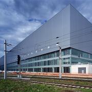 ArchitektInnen / KünstlerInnen: Andreas Treusch<br>Projekt: Logistikcenter Linz<br>Aufnahmedatum: 09/02<br>Format: 6x9cm C-Dia<br>Lieferformat: Dia-Duplikat, Scan 300 dpi<br>Bestell-Nummer: 020916-01<br>