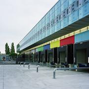 ArchitektInnen / KünstlerInnen: the unit<br>Projekt: Telekom Austria Logistikcenter<br>Aufnahmedatum: 07/02<br>Format: 6x9cm C-Neg<br>Lieferformat: C-Print, Scan 300 dpi<br>Bestell-Nummer: 020725-07<br>
