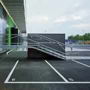 ArchitektInnen / KünstlerInnen: the unit<br>Projekt: Telekom Austria Logistikcenter<br>Aufnahmedatum: 07/02<br>Format: 6x9cm C-Neg<br>Lieferformat: C-Print, Scan 300 dpi<br>Bestell-Nummer: 020725-10<br>