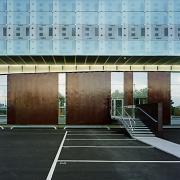 ArchitektInnen / KünstlerInnen: the unit<br>Projekt: Telekom Austria Logistikcenter<br>Aufnahmedatum: 07/02<br>Format: 6x9cm C-Neg<br>Lieferformat: C-Print, Scan 300 dpi<br>Bestell-Nummer: 020725-11<br>
