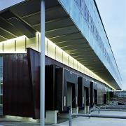 ArchitektInnen / KünstlerInnen: the unit<br>Projekt: Telekom Austria Logistikcenter<br>Aufnahmedatum: 07/02<br>Format: 6x9cm C-Neg<br>Lieferformat: C-Print, Scan 300 dpi<br>Bestell-Nummer: 020725-14<br>