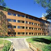 ArchitektInnen / KünstlerInnen: Johannes Kastner-Lanjus<br>Projekt: Seniorenzentrum Weiz<br>Aufnahmedatum: 05/02<br>Format: 6x9cm C-Dia<br>Lieferformat: Dia-Duplikat, 500px<br>Bestell-Nummer: 020530-13<br>