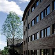 ArchitektInnen / KünstlerInnen: Johannes Kastner-Lanjus<br>Projekt: Seniorenzentrum Weiz<br>Aufnahmedatum: 05/02<br>Format: 6x9cm C-Dia<br>Lieferformat: Dia-Duplikat, 500px<br>Bestell-Nummer: 020530-16<br>