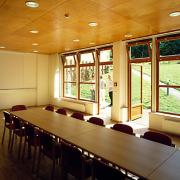 ArchitektInnen / KünstlerInnen: Johannes Kastner-Lanjus<br>Projekt: Seniorenzentrum Weiz<br>Aufnahmedatum: 05/02<br>Format: 6x9cm C-Dia<br>Lieferformat: Dia-Duplikat, 500px<br>Bestell-Nummer: 020530-21<br>