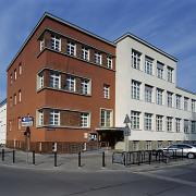 ArchitektInnen / KünstlerInnen: Andreas Treusch<br>Projekt: Volksschule Natorpgasse<br>Aufnahmedatum: 03/02<br>Format: 6x9cm C-Dia<br>Lieferformat: Dia-Duplikat, Scan 300 dpi<br>Bestell-Nummer: 020313-26<br>