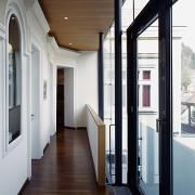 ArchitektInnen / KünstlerInnen: Johannes Zieser<br>Projekt: Haus S.<br>Aufnahmedatum: 04/02<br>Format: 6x9cm C-Dia<br>Lieferformat: Dia-Duplikat, Scan 300 dpi<br>Bestell-Nummer: 020407-03<br>