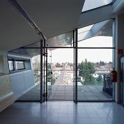 ArchitektInnen / KünstlerInnen: Andreas Treusch<br>Projekt: Volksschule Natorpgasse<br>Aufnahmedatum: 03/02<br>Format: 6x9cm C-Dia<br>Lieferformat: Dia-Duplikat, Scan 300 dpi<br>Bestell-Nummer: 020313-09<br>