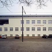 ArchitektInnen / KünstlerInnen: Andreas Treusch<br>Projekt: Volksschule Natorpgasse<br>Aufnahmedatum: 03/02<br>Format: 6x9cm C-Dia<br>Lieferformat: Dia-Duplikat, Scan 300 dpi<br>Bestell-Nummer: 020313-10<br>