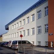 ArchitektInnen / KünstlerInnen: Andreas Treusch<br>Projekt: Volksschule Natorpgasse<br>Aufnahmedatum: 03/02<br>Format: 6x9cm C-Dia<br>Lieferformat: Dia-Duplikat, Scan 300 dpi<br>Bestell-Nummer: 020313-13<br>