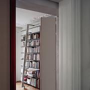 ArchitektInnen / KünstlerInnen: Michael Embacher<br>Projekt: Bibliothek W.-D.<br>Aufnahmedatum: 08/01<br>Format: 6x9cm C-Neg<br>Lieferformat: C-Print, Scan 300 dpi<br>Bestell-Nummer: 010829-05<br>