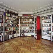 ArchitektInnen / KünstlerInnen: Michael Embacher<br>Projekt: Bibliothek W.-D.<br>Aufnahmedatum: 08/01<br>Format: 6x9cm C-Neg<br>Lieferformat: C-Print, Scan 300 dpi<br>Bestell-Nummer: 010829-02<br>
