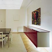 ArchitektInnen / KünstlerInnen: Michael Embacher<br>Projekt: Anrichte, rot lasiert<br>Aufnahmedatum: 08/01<br>Format: 6x9cm C-Neg<br>Lieferformat: C-Print, Scan 300 dpi<br>Bestell-Nummer: 010829-09<br>