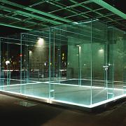 ArchitektInnen / KünstlerInnen: Valie Export<br>Projekt: Der transparente Raum<br>Aufnahmedatum: 07/01<br>Format: 6x9cm C-Dia<br>Lieferformat: Dia-Duplikat, Scan 300 dpi<br>Bestell-Nummer: 010710-17<br>