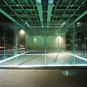 ArchitektInnen / KünstlerInnen: Valie Export<br>Projekt: Der transparente Raum<br>Aufnahmedatum: 07/01<br>Format: 6x9cm C-Dia<br>Lieferformat: Dia-Duplikat, Scan 300 dpi<br>Bestell-Nummer: 010710-18<br>