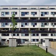 ArchitektInnen / KünstlerInnen: HNP architects ZT GmbH<br>Projekt: Wohnhausanlage Reisingergasse<br>Aufnahmedatum: 08/01<br>Format: 4x5'' C-Dia<br>Lieferformat: Dia-Duplikat, Scan 300 dpi<br>Bestell-Nummer: 010803-03<br>